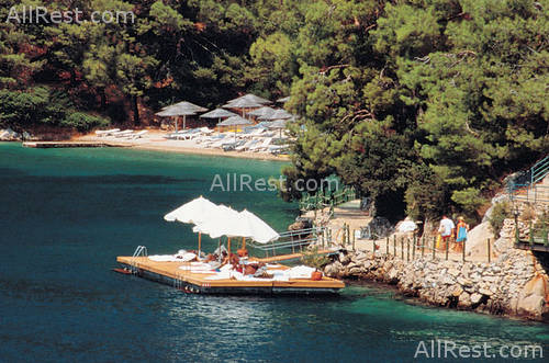 Hillside Beach Club 8